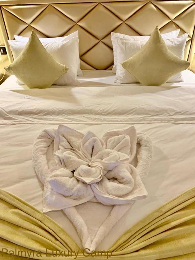 Готель Palmyra Luxury Camp Мерзуга Екстер'єр фото